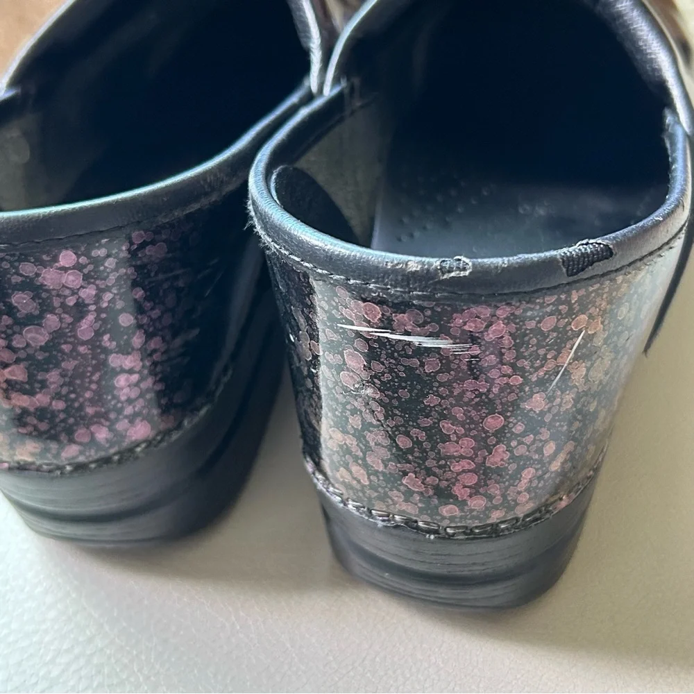 Dansko Black Patent Leather Iridescent Water Drop Pattern Clog Size 40 EU/ 10 US - Picture 9 of 11